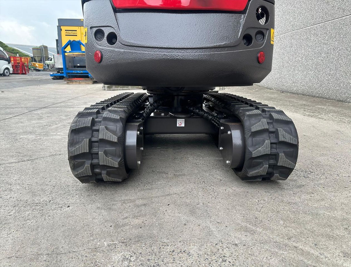 rinoceronte xn18 Escavatore Cingoli Retrattili.jpg
